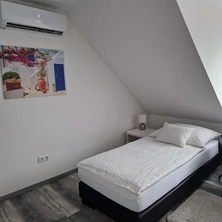 Nefelejcs Vendeghaz * Gödöllő